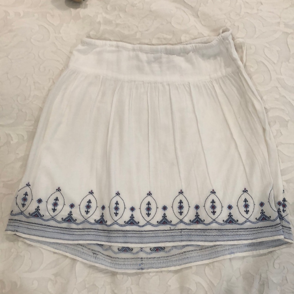 Old navy small summer skirt with embroidered design